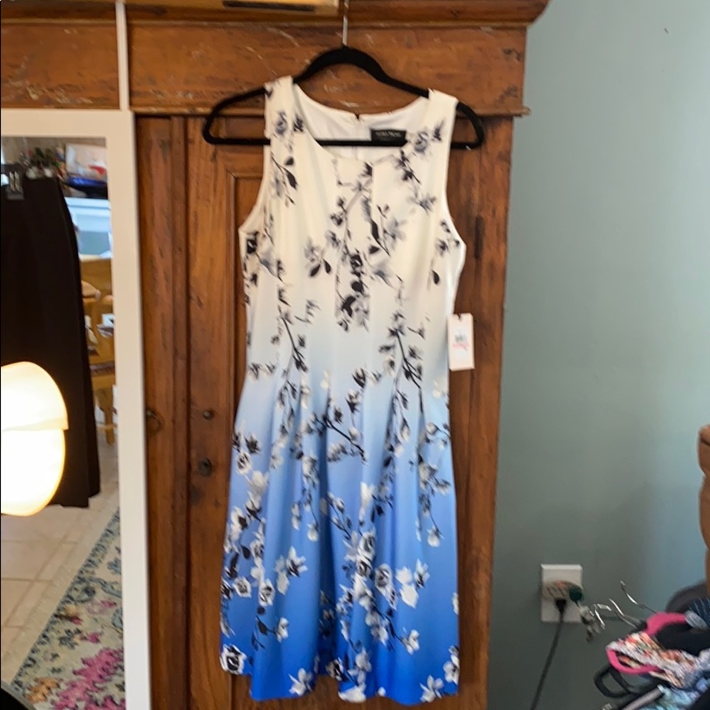 Ivanka Trump Floral Sleeveless Dress Size 10
